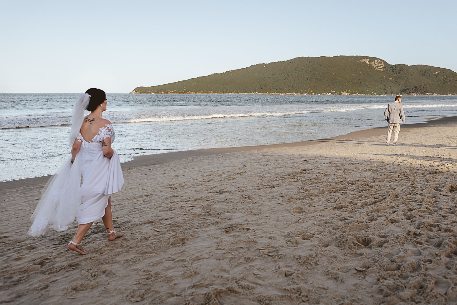 Foto Casamento na Praia dos Ingleses em Floripa - Dabilla e Adolfo- Pé na areia - Imagem 24