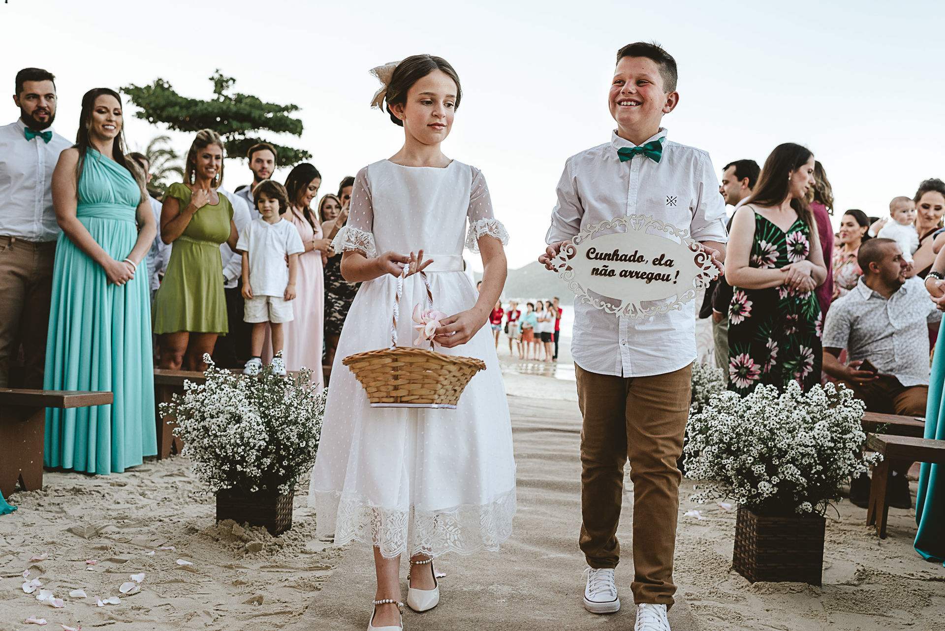 Foto Casamento na Praia dos Ingleses em Floripa - Dabilla e Adolfo- Pé na areia - Imagem 40