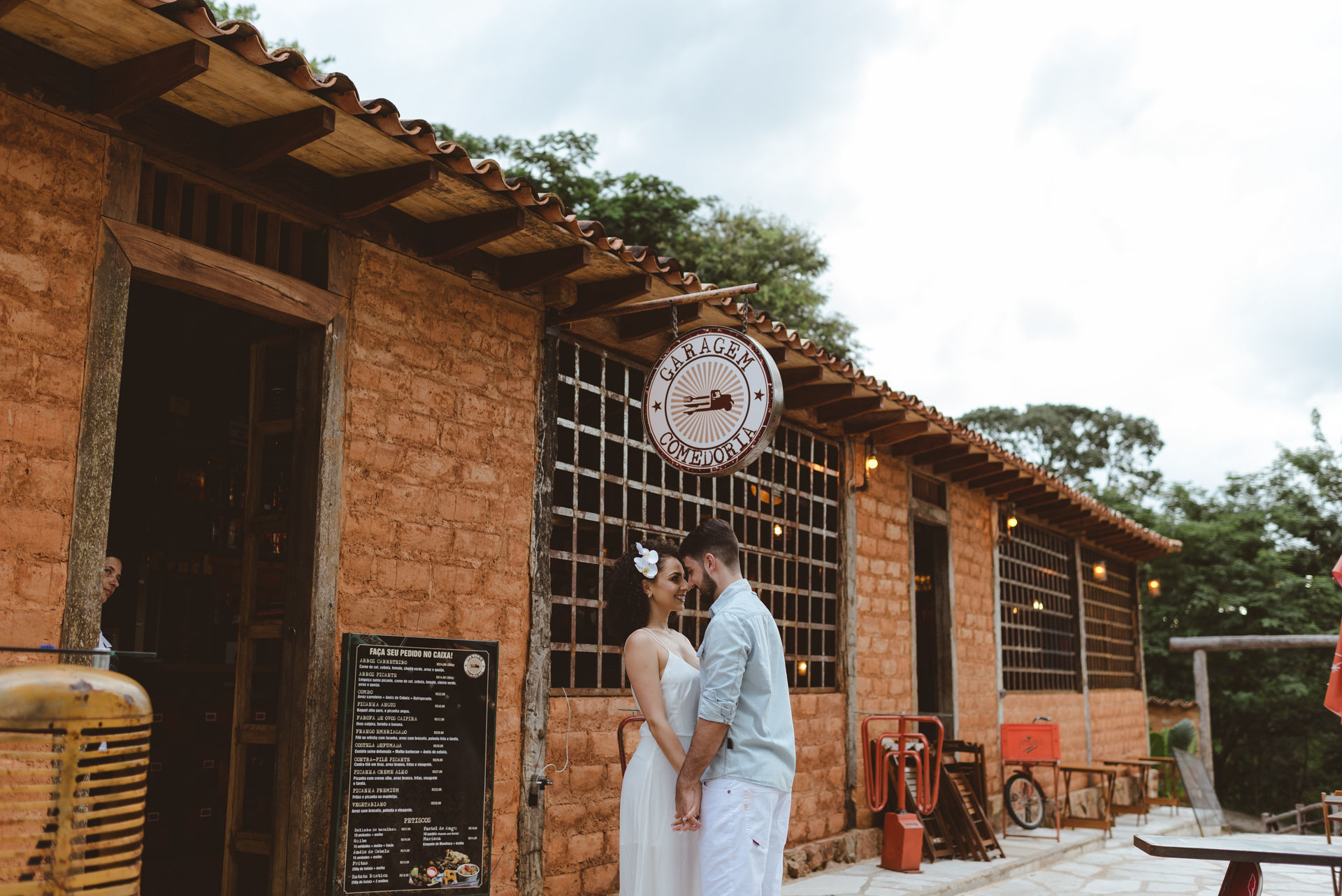 Foto Pré-wedding em Pirenópolis na Garagem Comedoria e Mirante do Ventilador Foto Pré-wedding em Pirenópolis na Garagem Comedoria e Mirante do Ventilador - Imagem 35