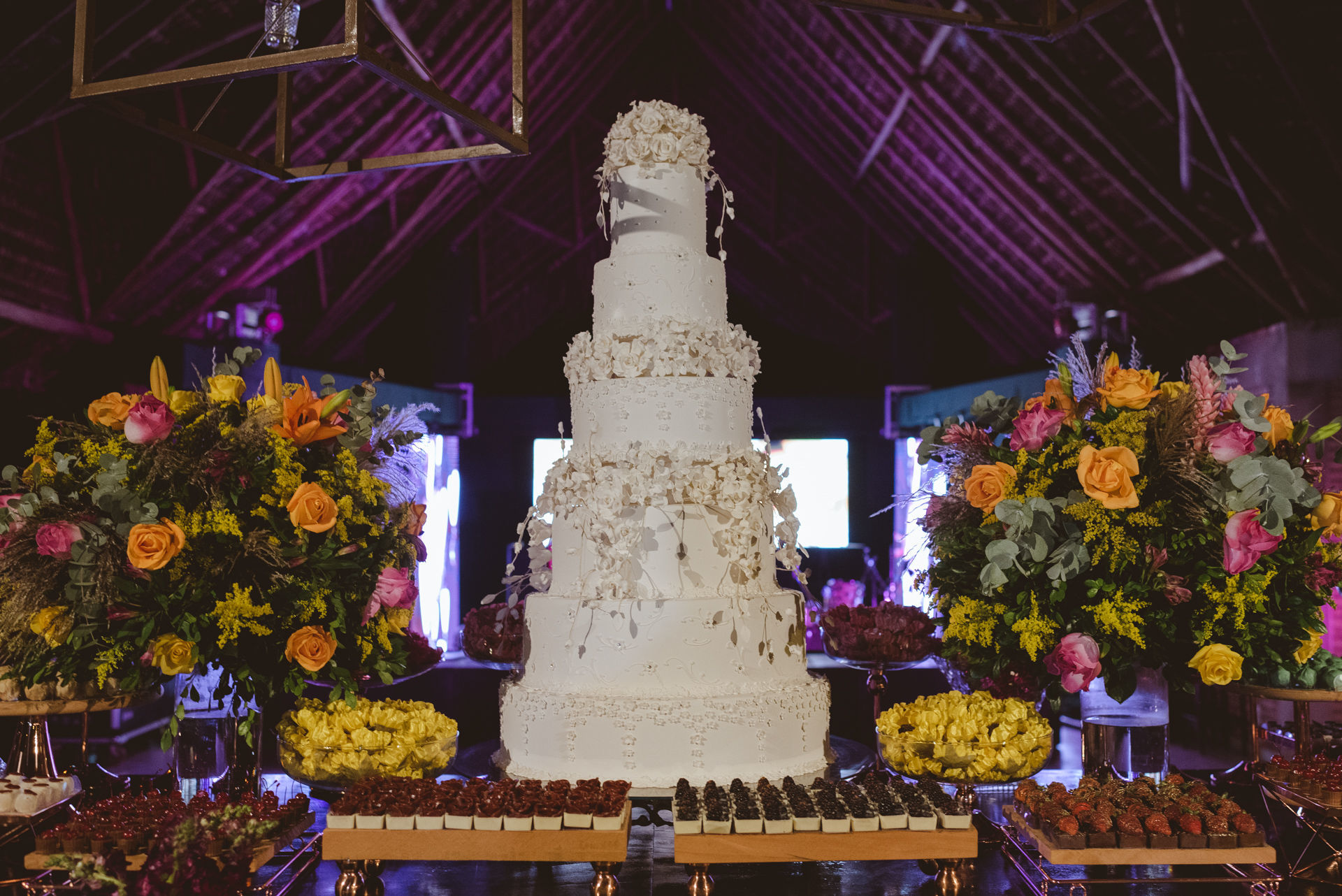 Foto Casamento externo na Fazenda Nova Conceição Go em fim de tarde - Nathália e Murilo Foto Casamento externo na Fazenda Nova Conceição Go em fim de tarde - Nathália e Murilo - Imagem 63