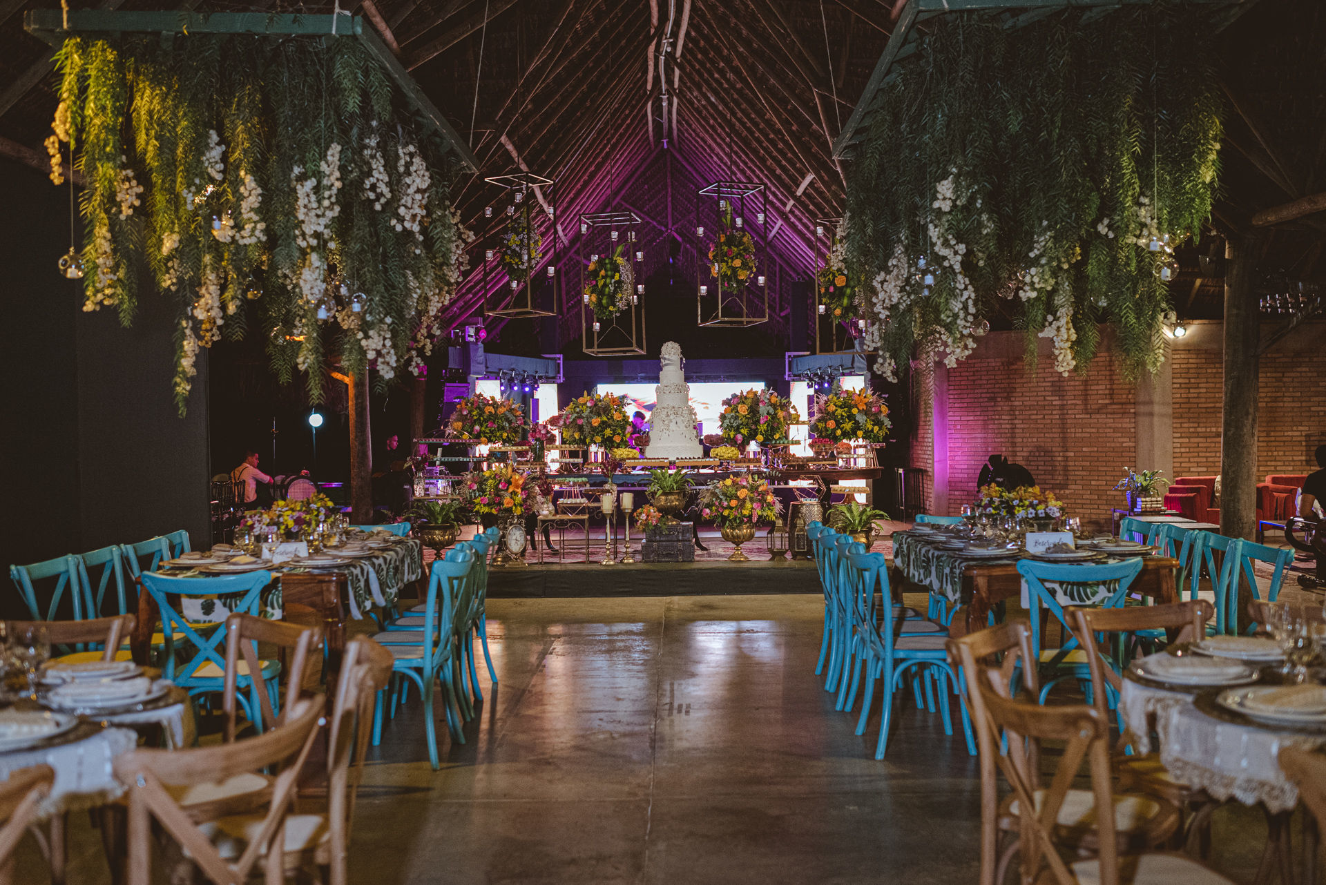 Foto Casamento externo na Fazenda Nova Conceição Go em fim de tarde - Nathália e Murilo Foto Casamento externo na Fazenda Nova Conceição Go em fim de tarde - Nathália e Murilo - Imagem 57