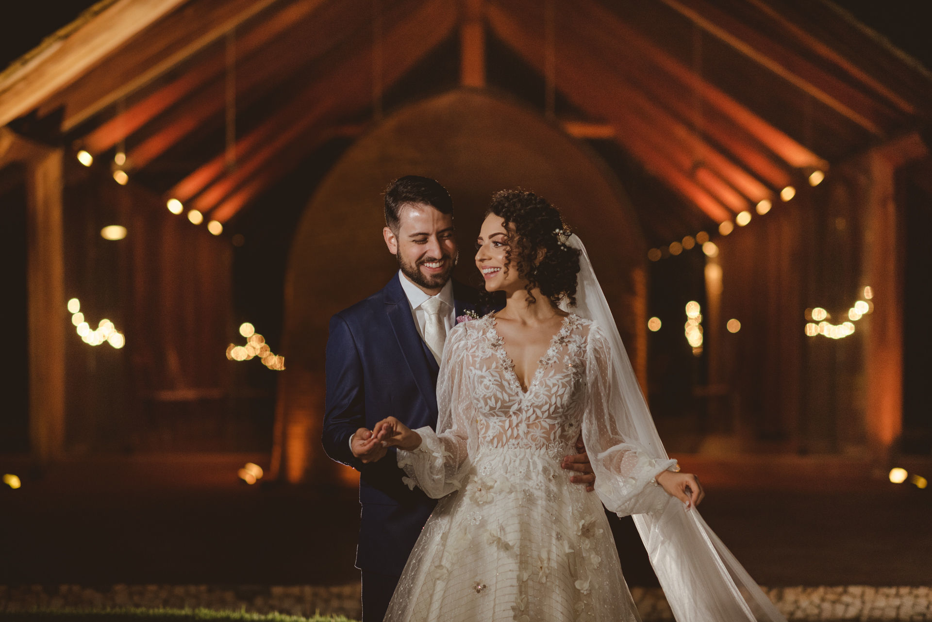Foto Casamento externo na Fazenda Nova Conceição Go em fim de tarde - Nathália e Murilo Foto Casamento externo na Fazenda Nova Conceição Go em fim de tarde - Nathália e Murilo - Imagem 75