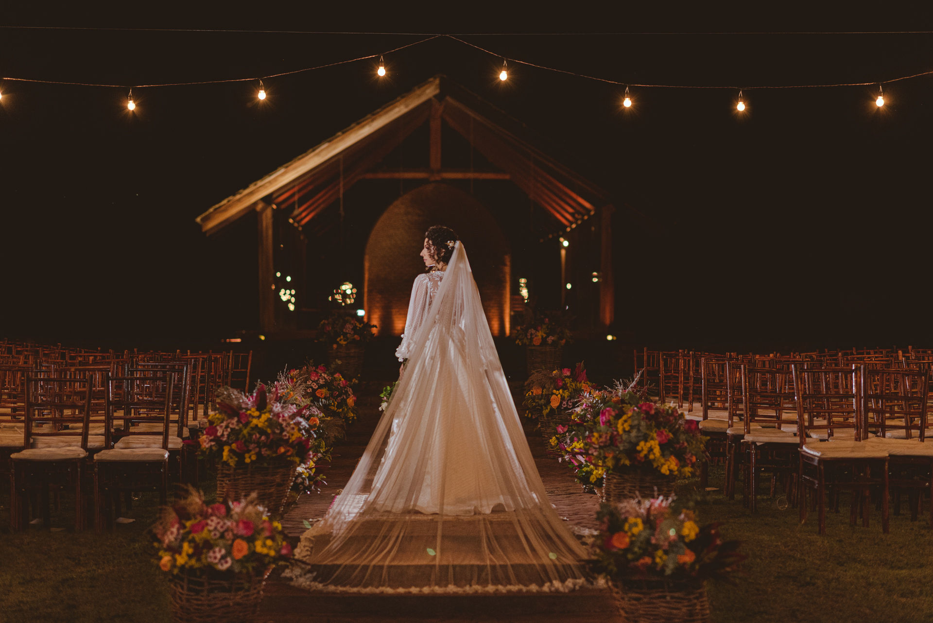 Foto Casamento externo na Fazenda Nova Conceição Go em fim de tarde - Nathália e Murilo Foto Casamento externo na Fazenda Nova Conceição Go em fim de tarde - Nathália e Murilo - Imagem 74