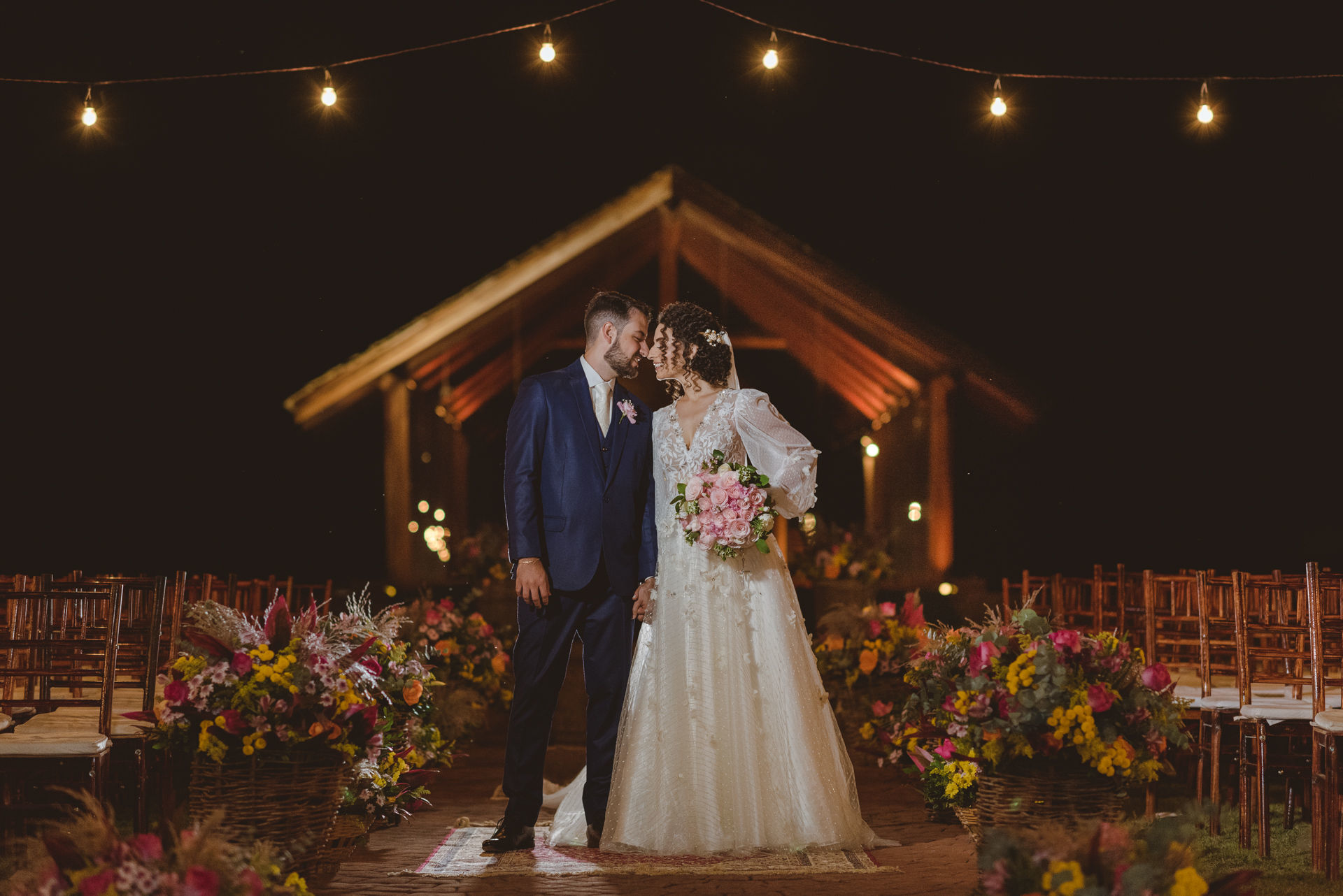 Foto Casamento externo na Fazenda Nova Conceição Go em fim de tarde - Nathália e Murilo Foto Casamento externo na Fazenda Nova Conceição Go em fim de tarde - Nathália e Murilo - Imagem 67