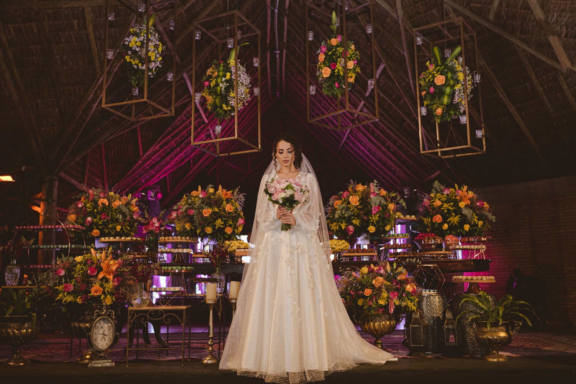Foto Casamento externo na Fazenda Nova Conceição Go em fim de tarde - Nathália e Murilo Foto Casamento externo na Fazenda Nova Conceição Go em fim de tarde - Nathália e Murilo - Imagem 97