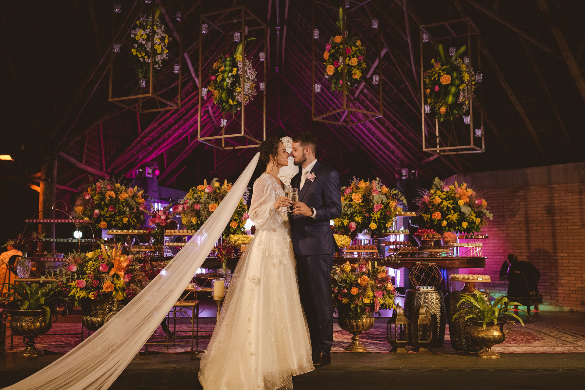 Foto Casamento externo na Fazenda Nova Conceição Go em fim de tarde - Nathália e Murilo Foto Casamento externo na Fazenda Nova Conceição Go em fim de tarde - Nathália e Murilo - Imagem 90