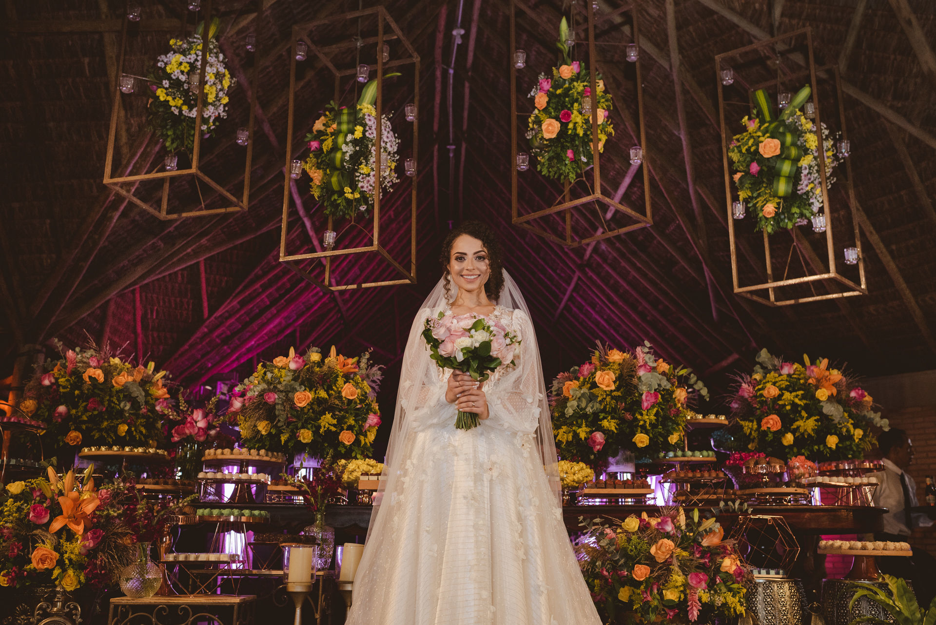 Foto Casamento externo na Fazenda Nova Conceição Go em fim de tarde - Nathália e Murilo Foto Casamento externo na Fazenda Nova Conceição Go em fim de tarde - Nathália e Murilo - Imagem 98
