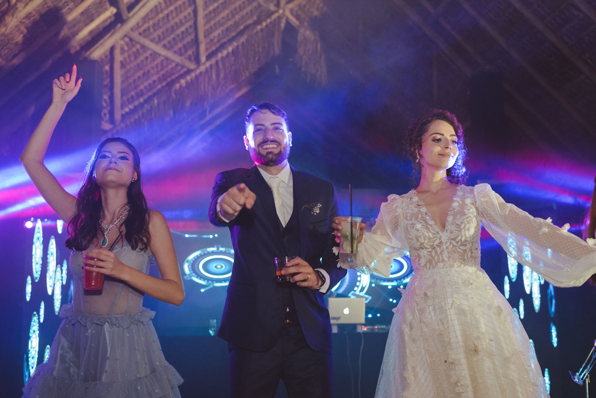 Foto Casamento externo na Fazenda Nova Conceição Go em fim de tarde - Nathália e Murilo Foto Casamento externo na Fazenda Nova Conceição Go em fim de tarde - Nathália e Murilo - Imagem 121