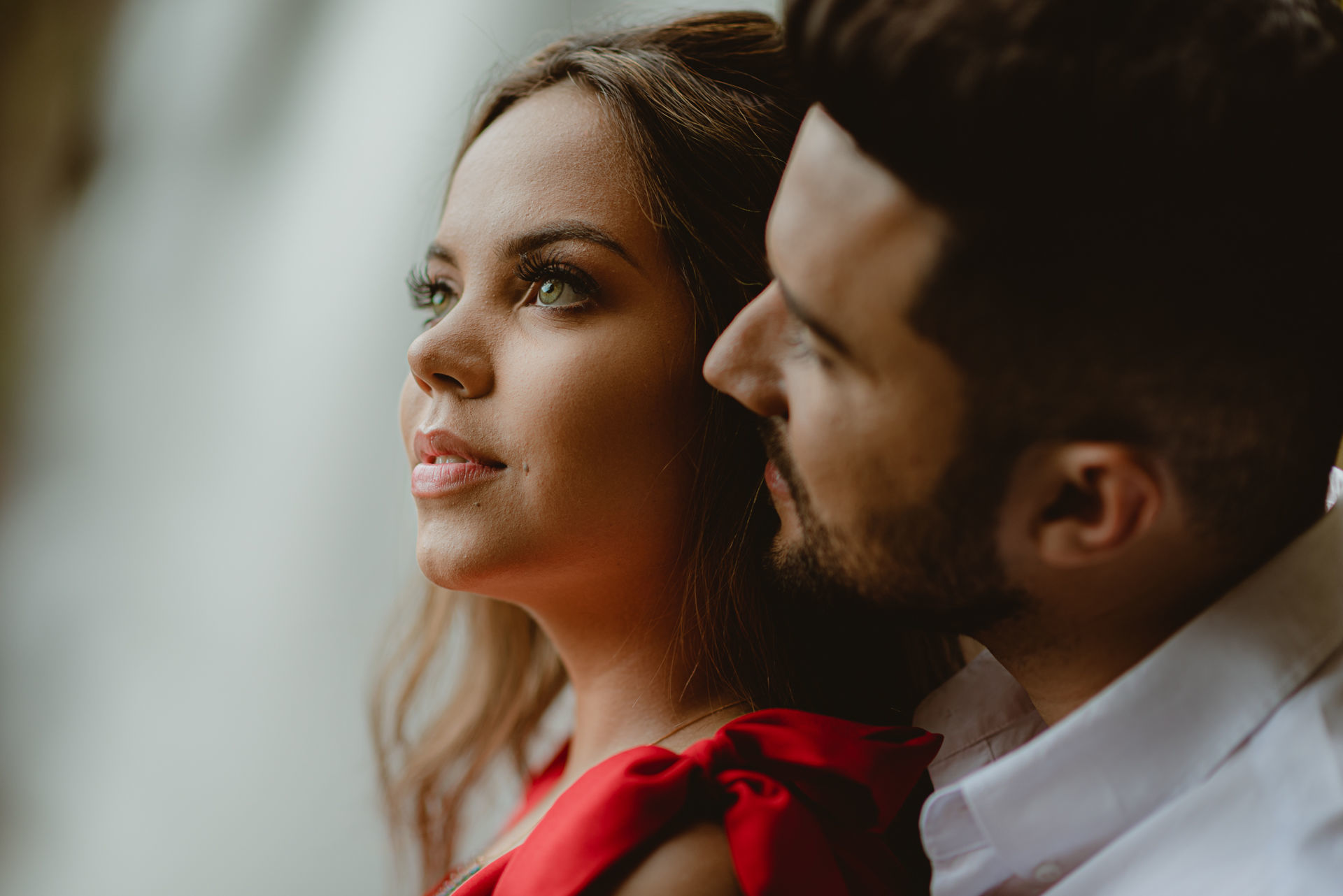 Foto Pré-wedding na Cachoeira em Salto de Corumbá em fim de tarde - Imagem 14