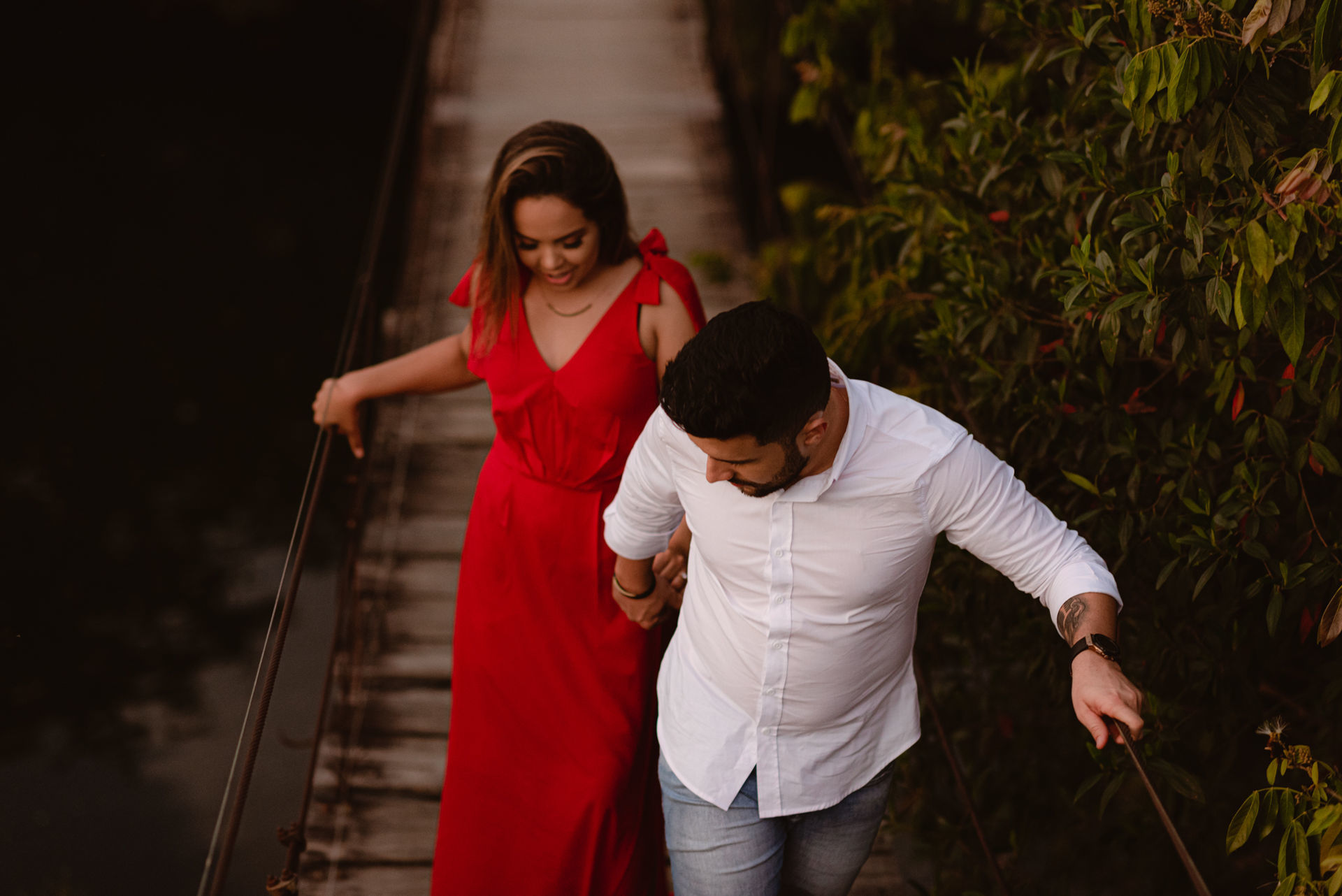 Foto Pré-wedding na Cachoeira em Salto de Corumbá em fim de tarde - Imagem 35