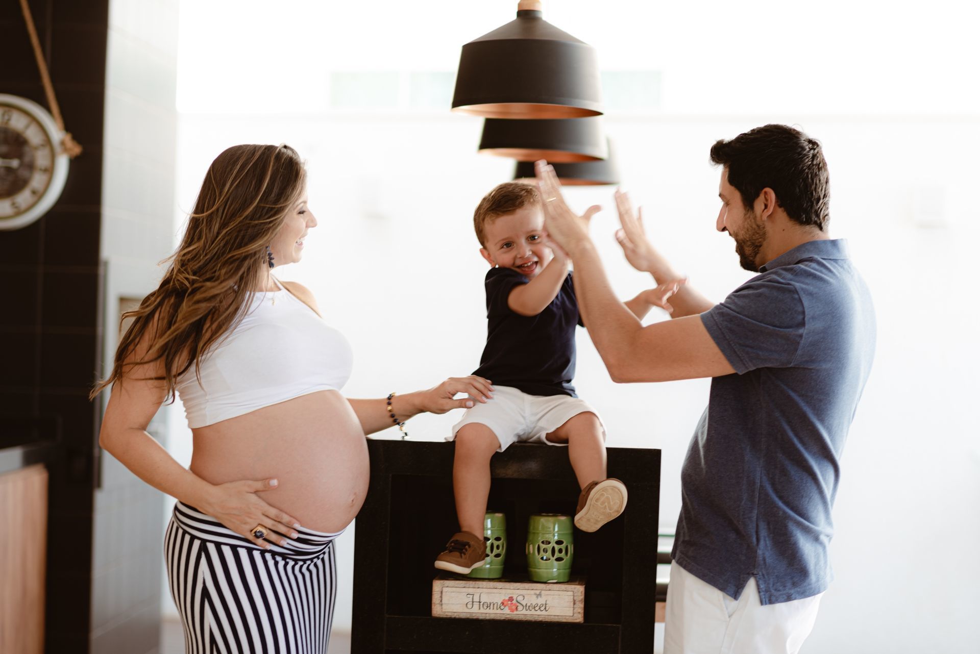 Foto Ensaio Lifestyle de Gestante feito em Casa - Imagem 54