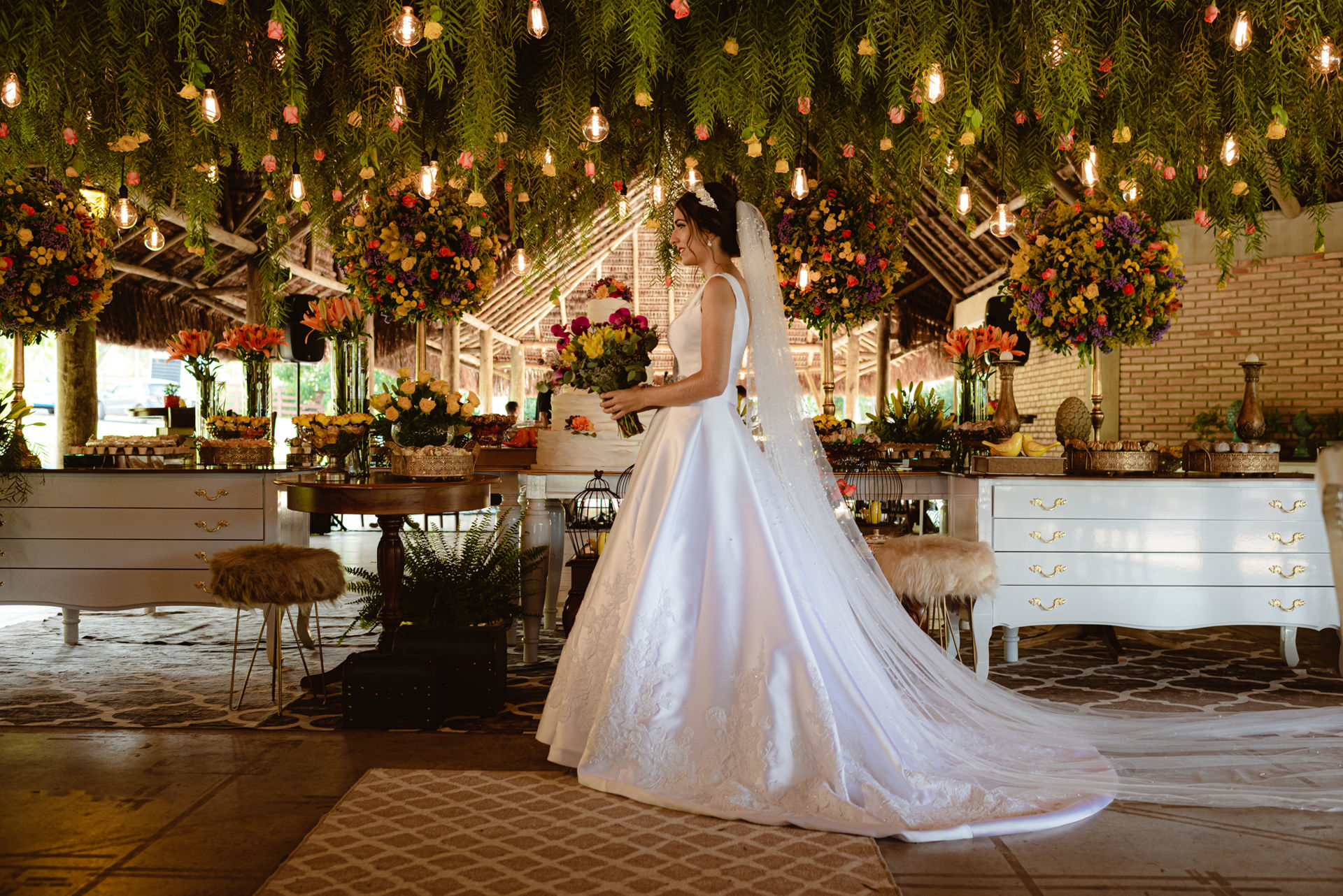 Foto Casamento no Campo em fim de tarde na Fazenda Nova Conceição em Goiás - Imagem 40