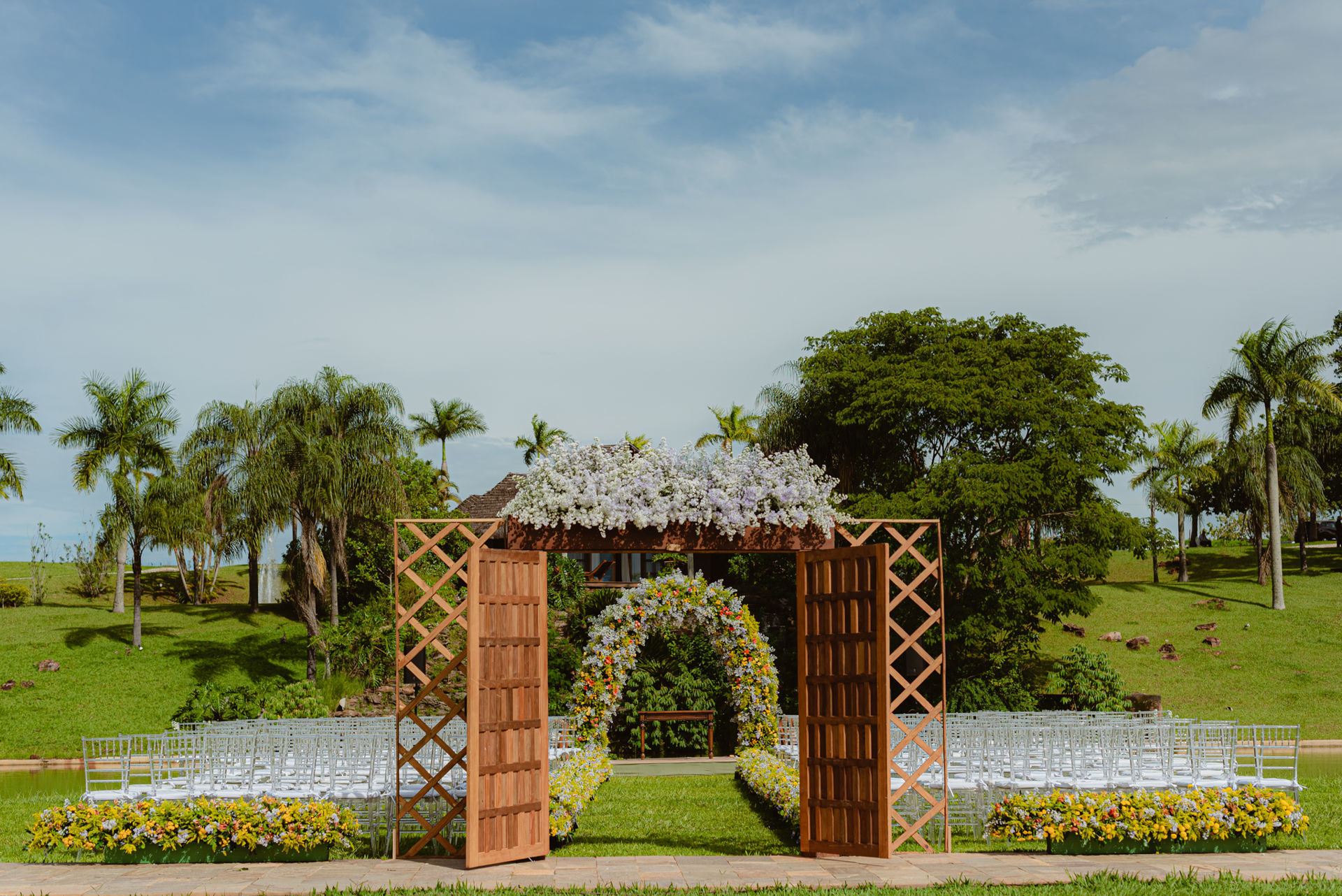 Foto Casamento no Campo em fim de tarde na Fazenda Nova Conceição em Goiás - Imagem 58