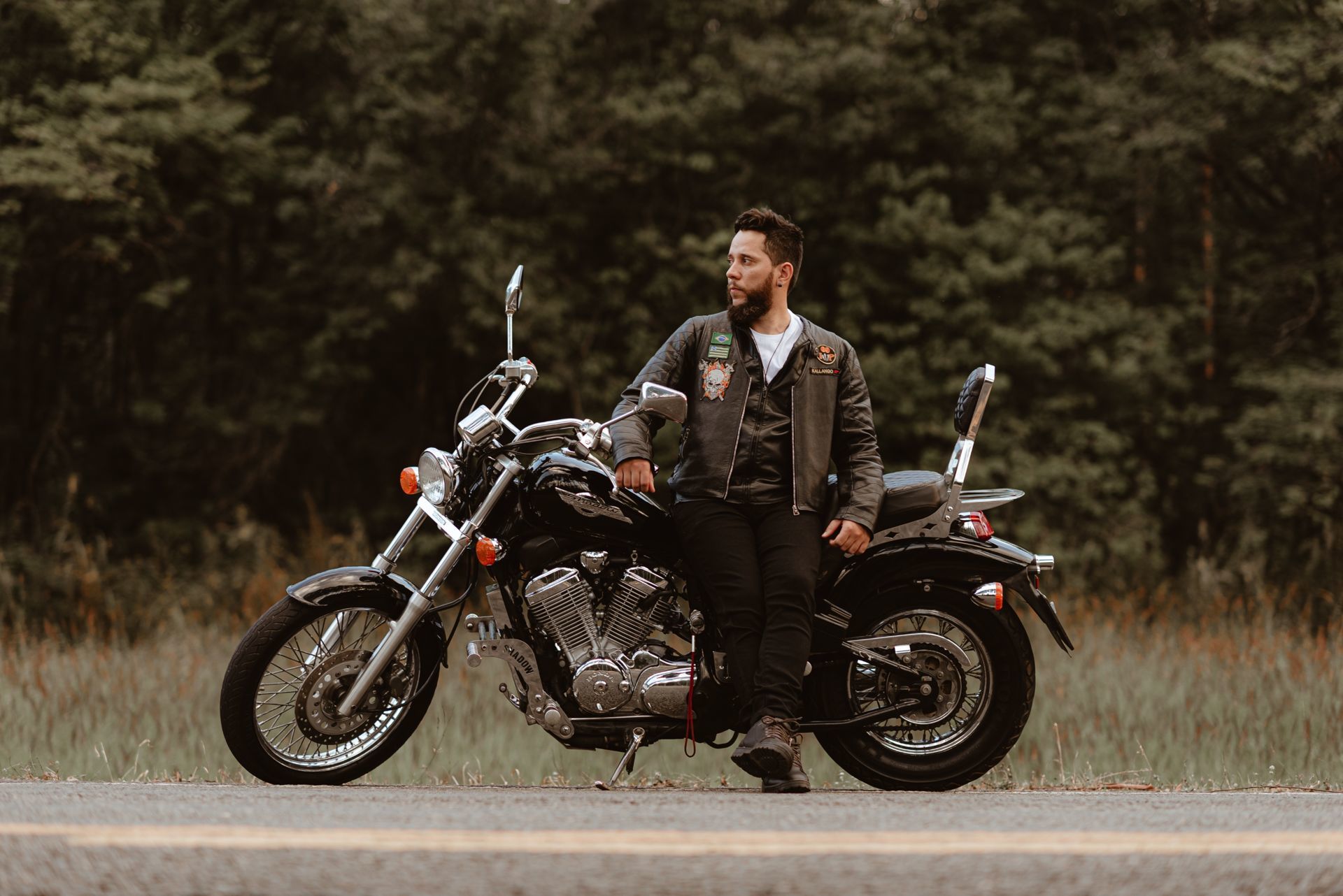Foto Ensaio de grávida estilo lifestyle com uma moto prá lá de estilosa Foto Ensaio de grávida estilo lifestyle com uma moto prá lá de estilosa - Imagem 15