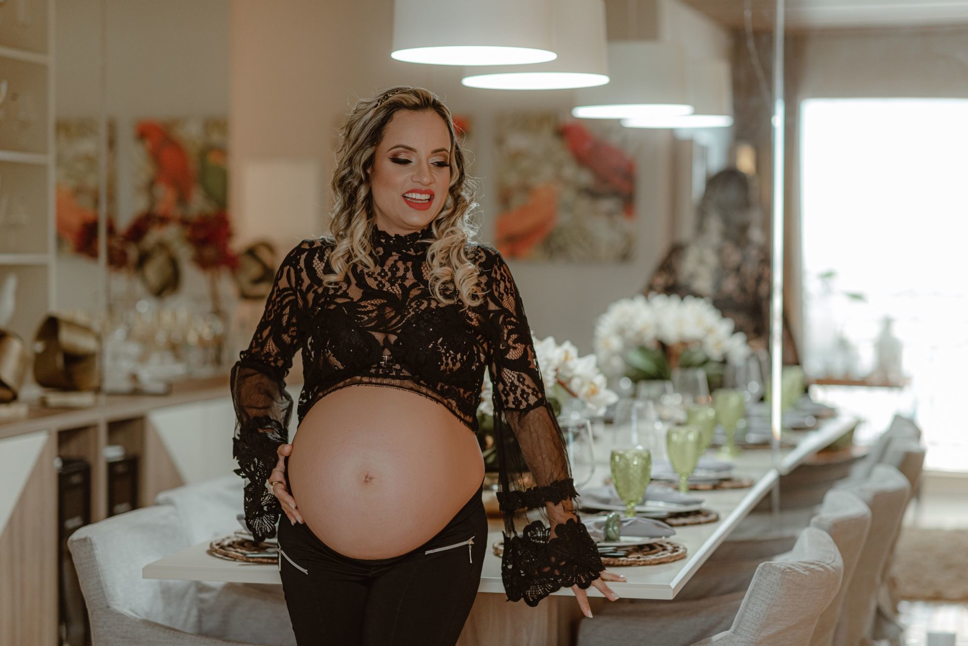 Foto Ensaio de grávida estilo lifestyle em um apartamento decorado Foto Ensaio de grávida estilo lifestyle em um apartamento decorado - Imagem 1