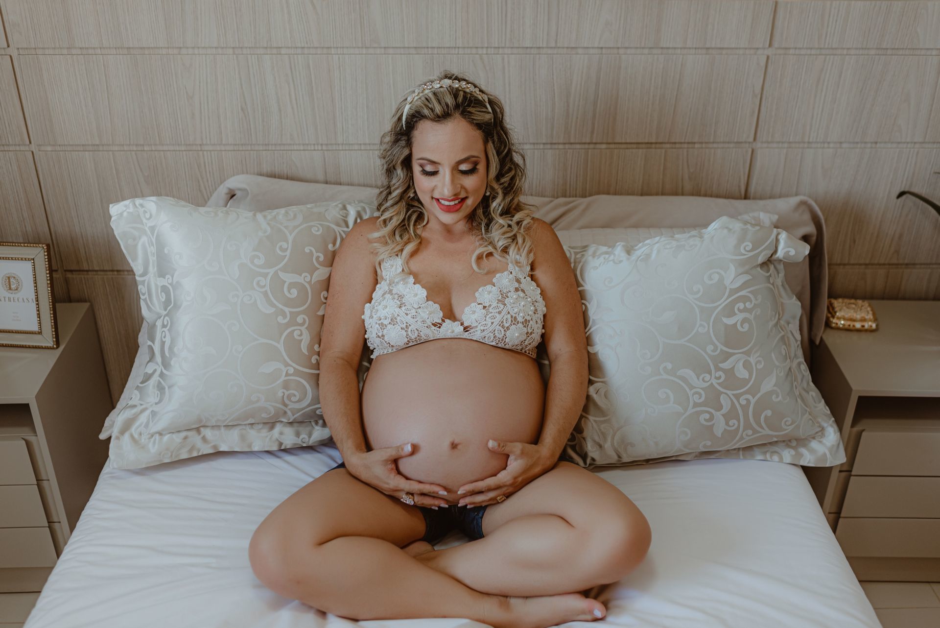 Foto Ensaio de grávida estilo lifestyle em um apartamento decorado Foto Ensaio de grávida estilo lifestyle em um apartamento decorado - Imagem 16