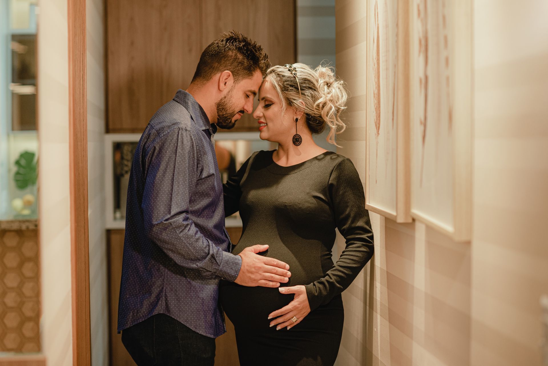 Foto Ensaio de grávida estilo lifestyle em um apartamento decorado Foto Ensaio de grávida estilo lifestyle em um apartamento decorado - Imagem 27