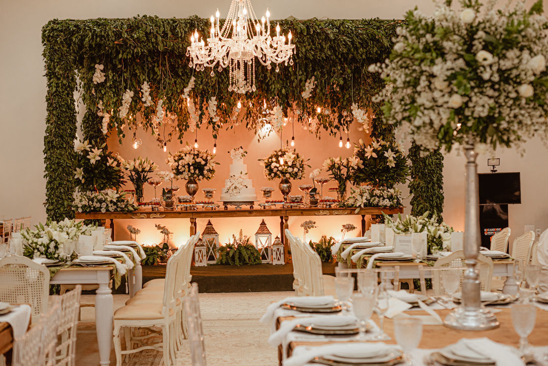 Foto Casamento Clássico com decoração branca e muitas luzinhas - Deborah e Lucas Foto Casamento Clássico com decoração branca e muitas luzinhas - Deborah e Lucas - Imagem 29