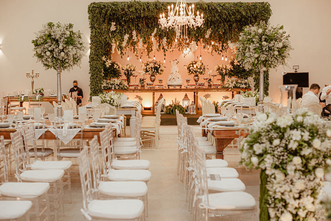 Foto Casamento Clássico com decoração branca e muitas luzinhas - Deborah e Lucas Foto Casamento Clássico com decoração branca e muitas luzinhas - Deborah e Lucas - Imagem 28