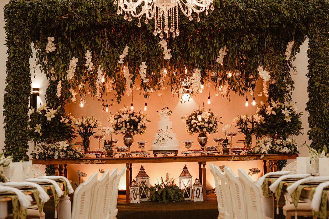 Foto Casamento Clássico com decoração branca e muitas luzinhas - Deborah e Lucas Foto Casamento Clássico com decoração branca e muitas luzinhas - Deborah e Lucas - Imagem 30