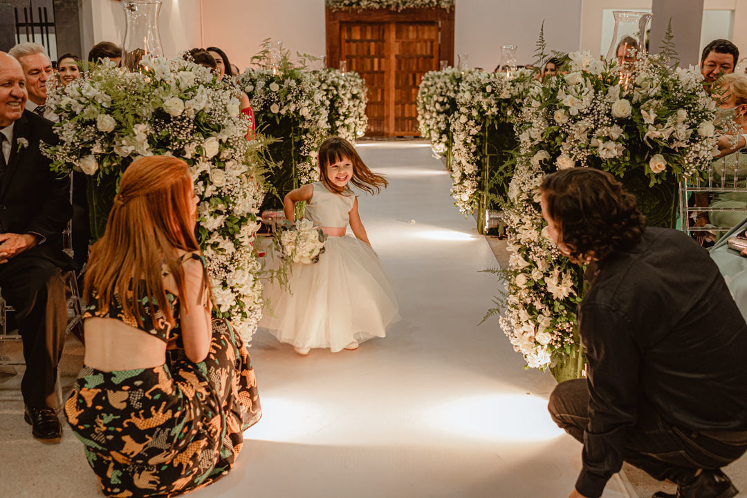 Foto Casamento Clássico com decoração branca e muitas luzinhas - Deborah e Lucas Foto Casamento Clássico com decoração branca e muitas luzinhas - Deborah e Lucas - Imagem 51