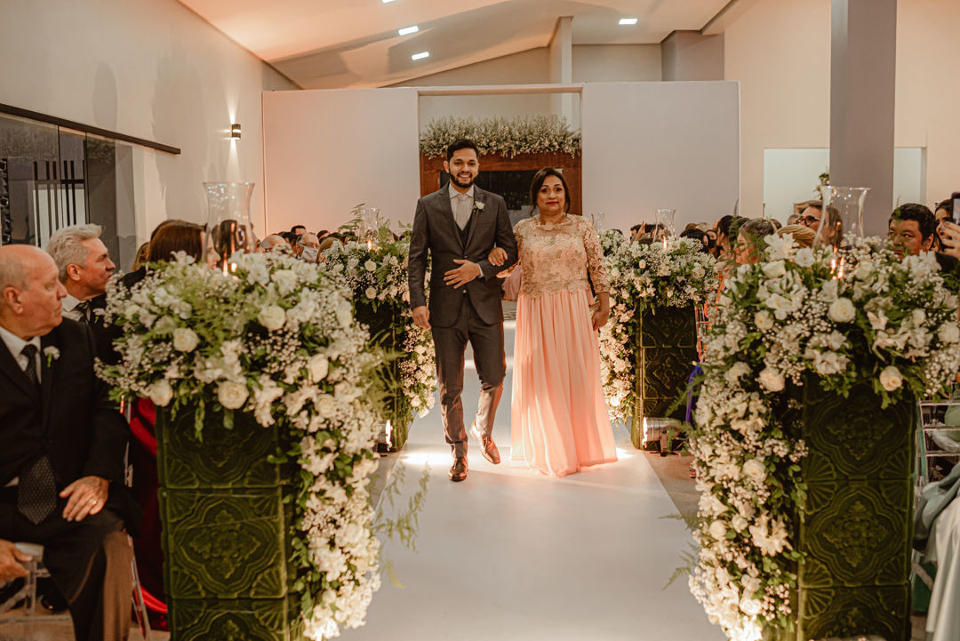 Foto Casamento Clássico com decoração branca e muitas luzinhas - Deborah e Lucas Foto Casamento Clássico com decoração branca e muitas luzinhas - Deborah e Lucas - Imagem 47