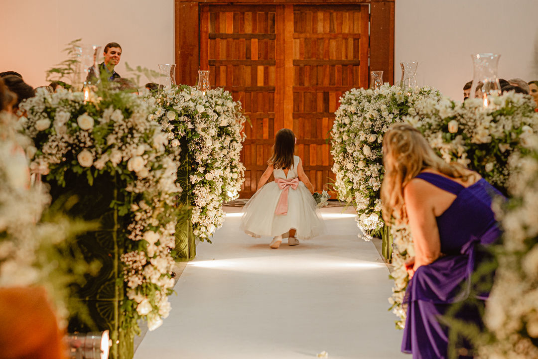 Foto Casamento Clássico com decoração branca e muitas luzinhas - Deborah e Lucas Foto Casamento Clássico com decoração branca e muitas luzinhas - Deborah e Lucas - Imagem 52