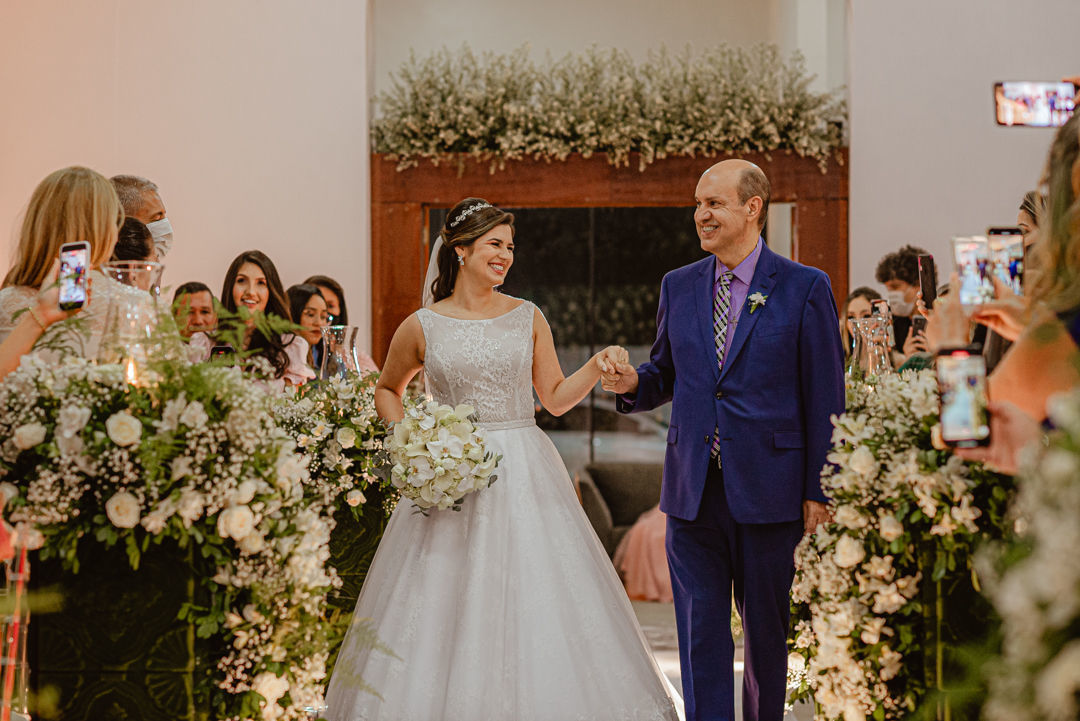 Foto Casamento Clássico com decoração branca e muitas luzinhas - Deborah e Lucas Foto Casamento Clássico com decoração branca e muitas luzinhas - Deborah e Lucas - Imagem 62