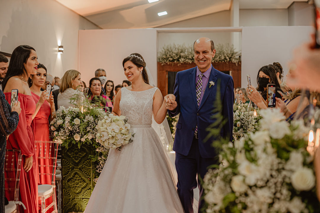Foto Casamento Clássico com decoração branca e muitas luzinhas - Deborah e Lucas Foto Casamento Clássico com decoração branca e muitas luzinhas - Deborah e Lucas - Imagem 61