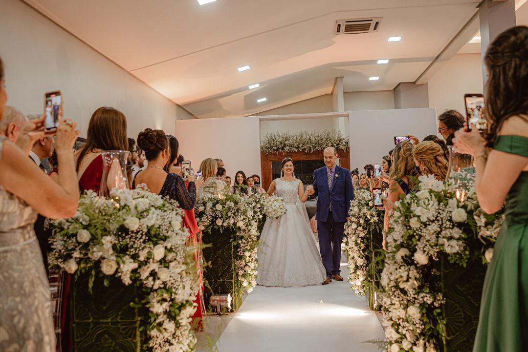 Foto Casamento Clássico com decoração branca e muitas luzinhas - Deborah e Lucas Foto Casamento Clássico com decoração branca e muitas luzinhas - Deborah e Lucas - Imagem 60