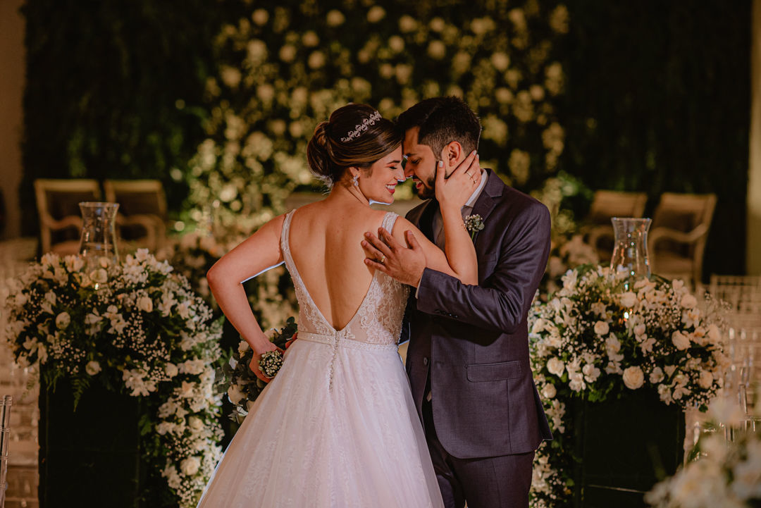Foto Casamento Clássico com decoração branca e muitas luzinhas - Deborah e Lucas Foto Casamento Clássico com decoração branca e muitas luzinhas - Deborah e Lucas - Imagem 96