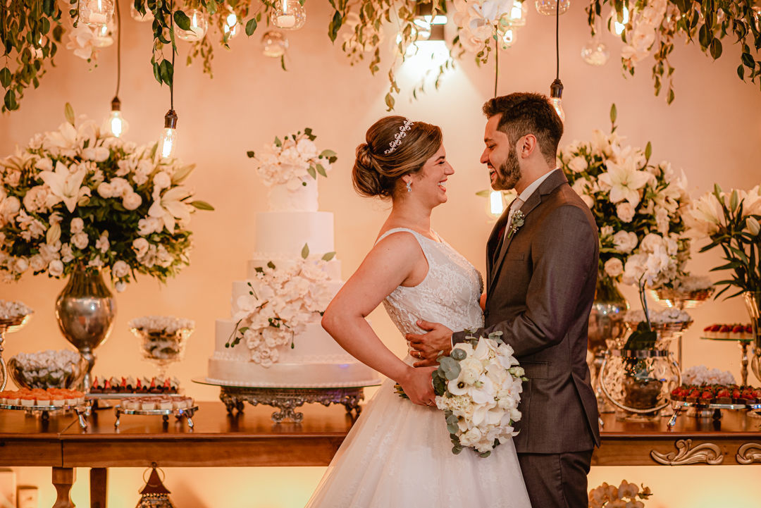 Foto Casamento Clássico com decoração branca e muitas luzinhas - Deborah e Lucas Foto Casamento Clássico com decoração branca e muitas luzinhas - Deborah e Lucas - Imagem 105