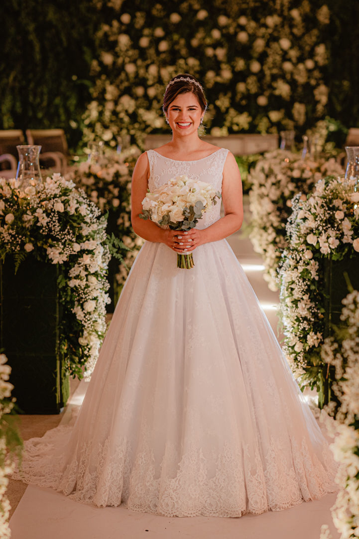 Foto Casamento Clássico com decoração branca e muitas luzinhas - Deborah e Lucas Foto Casamento Clássico com decoração branca e muitas luzinhas - Deborah e Lucas - Imagem 102