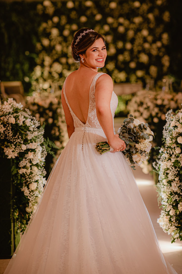 Foto Casamento Clássico com decoração branca e muitas luzinhas - Deborah e Lucas Foto Casamento Clássico com decoração branca e muitas luzinhas - Deborah e Lucas - Imagem 97