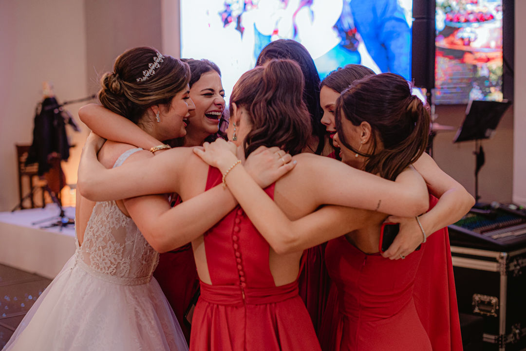 Foto Casamento Clássico com decoração branca e muitas luzinhas - Deborah e Lucas Foto Casamento Clássico com decoração branca e muitas luzinhas - Deborah e Lucas - Imagem 118
