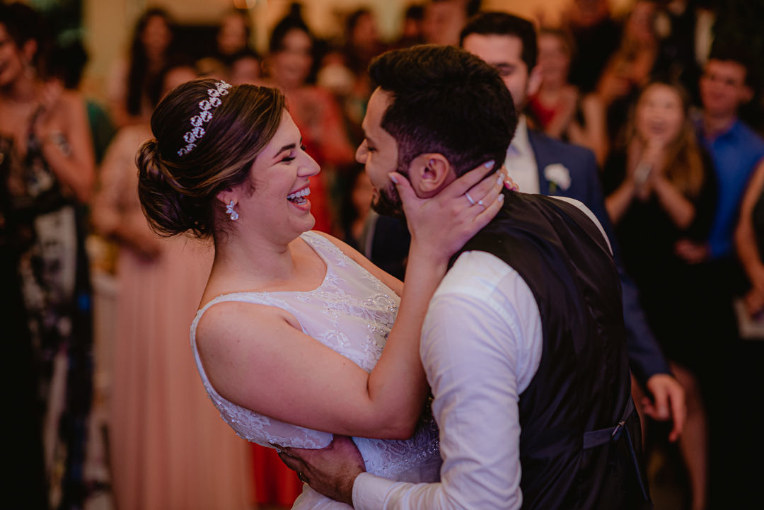 Foto Casamento Clássico com decoração branca e muitas luzinhas - Deborah e Lucas Foto Casamento Clássico com decoração branca e muitas luzinhas - Deborah e Lucas - Imagem 116