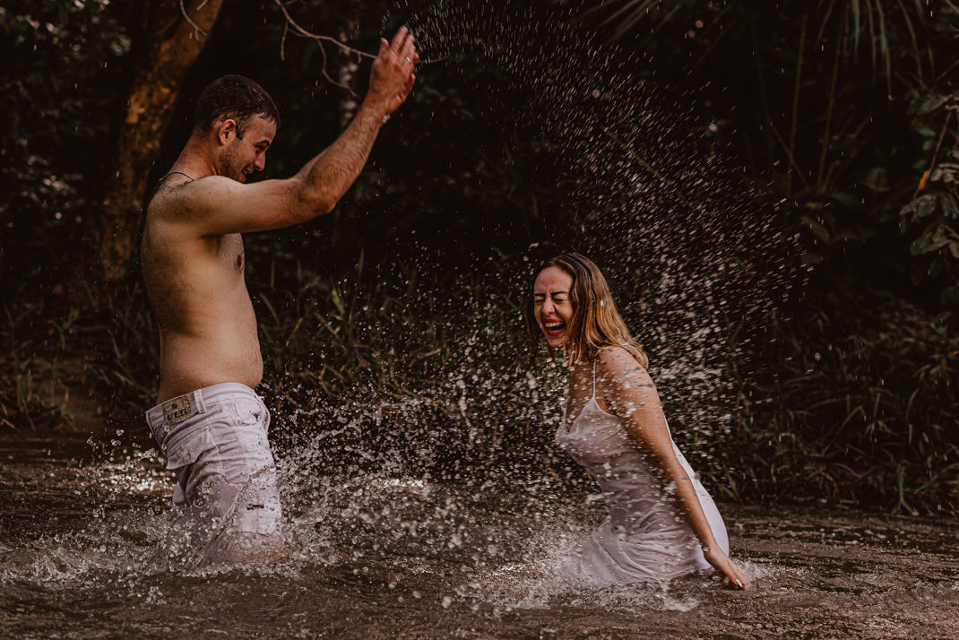 Foto Pré-wedding na Cachoeira Usina Velha em Pirenópolis Go - Heloísa e Marcelo Foto Pré-wedding na Cachoeira Usina Velha em Pirenópolis Go - Heloísa e Marcelo - Imagem 50