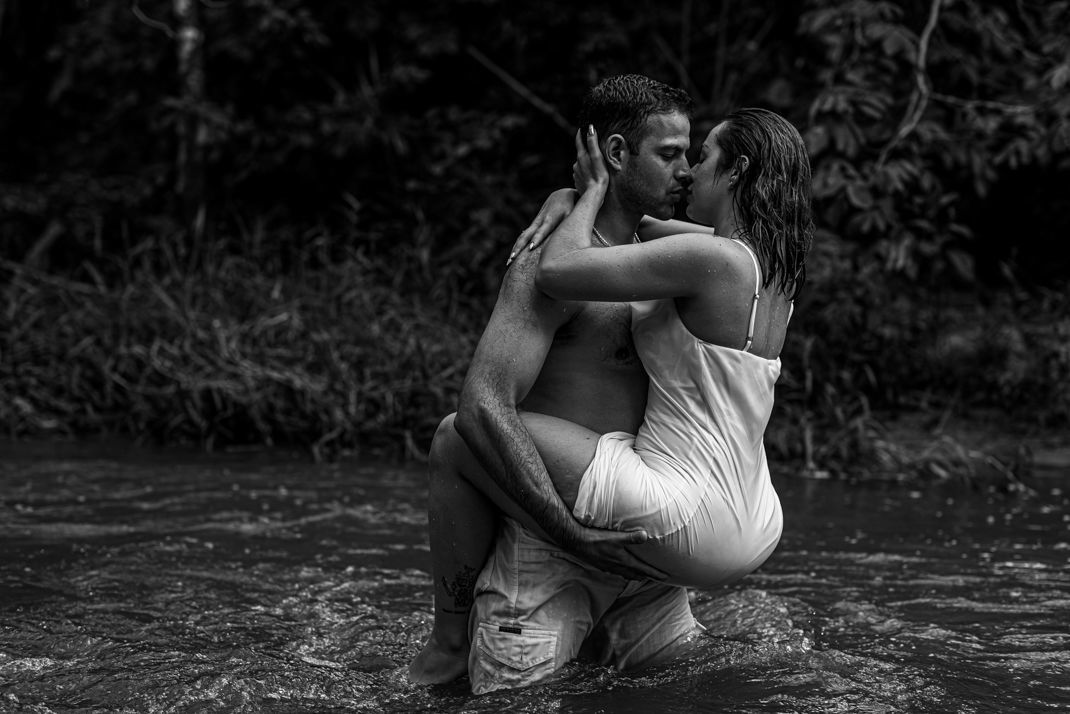 Foto Pré-wedding na Cachoeira Usina Velha em Pirenópolis Go - Heloísa e Marcelo Foto Pré-wedding na Cachoeira Usina Velha em Pirenópolis Go - Heloísa e Marcelo - Imagem 58