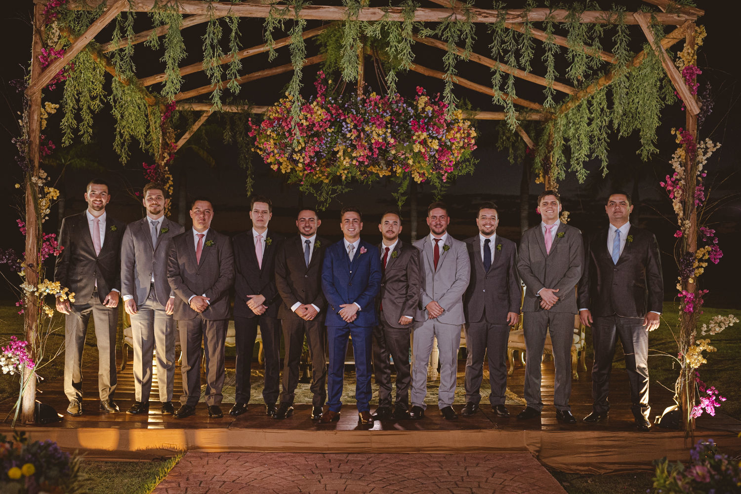 Foto Casamento em fim de tarde cheio de momentos espontâneos na Fazenda Nova Conceição em Goiás - Helena e Diego Foto Casamento em fim de tarde cheio de momentos espontâneos na Fazenda Nova Conceição em Goiás - Helena e Diego - Imagem 85