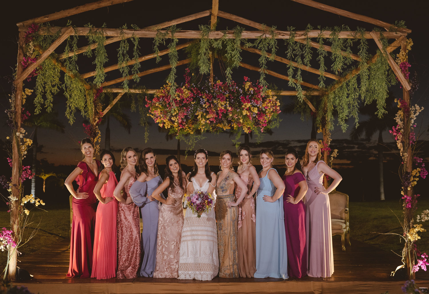 Foto Casamento em fim de tarde cheio de momentos espontâneos na Fazenda Nova Conceição em Goiás - Helena e Diego Foto Casamento em fim de tarde cheio de momentos espontâneos na Fazenda Nova Conceição em Goiás - Helena e Diego - Imagem 83