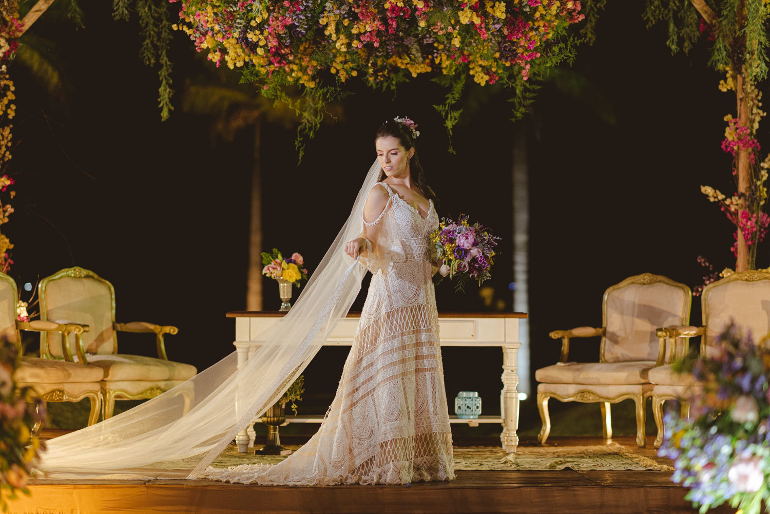 Foto Casamento em fim de tarde cheio de momentos espontâneos na Fazenda Nova Conceição em Goiás - Helena e Diego Foto Casamento em fim de tarde cheio de momentos espontâneos na Fazenda Nova Conceição em Goiás - Helena e Diego - Imagem 89