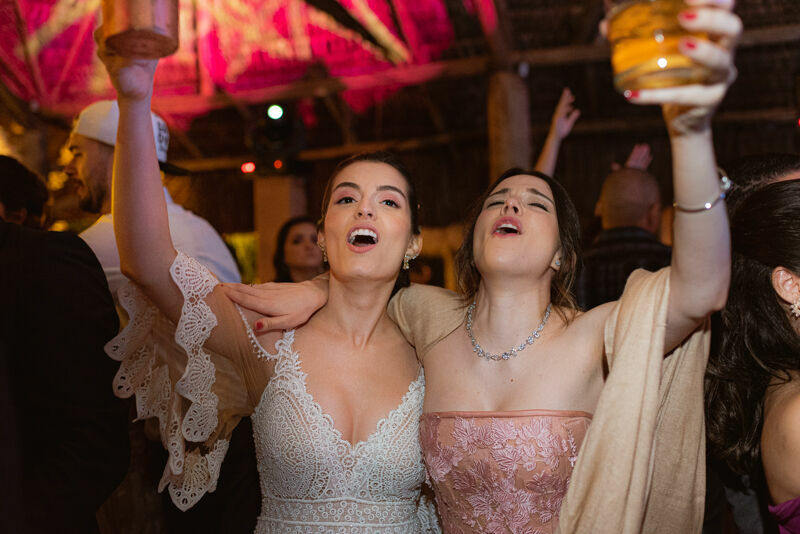 Foto Fazenda Nova Conceição - Casamento em fim de tarde cheio de momentos espontâneos - Helena e Diego - Imagem 77