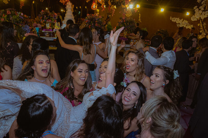 Foto Fazenda Nova Conceição - Casamento em fim de tarde cheio de momentos espontâneos - Helena e Diego - Imagem 76