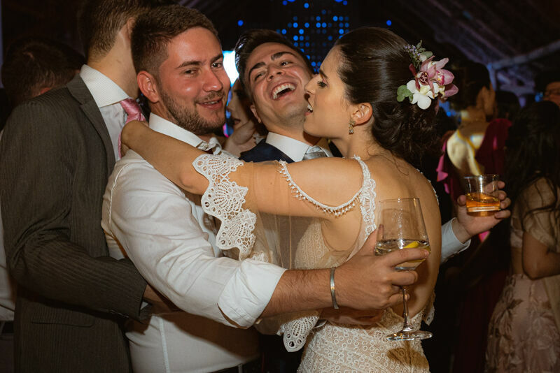 Foto Fazenda Nova Conceição - Casamento em fim de tarde cheio de momentos espontâneos - Helena e Diego - Imagem 75
