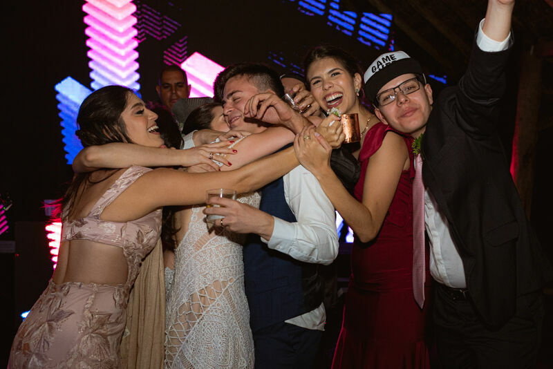 Foto Fazenda Nova Conceição - Casamento em fim de tarde cheio de momentos espontâneos - Helena e Diego - Imagem 96