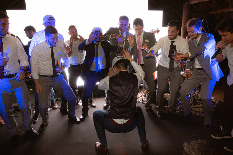Foto Fazenda Nova Conceição - Casamento em fim de tarde cheio de momentos espontâneos - Helena e Diego - Imagem 90