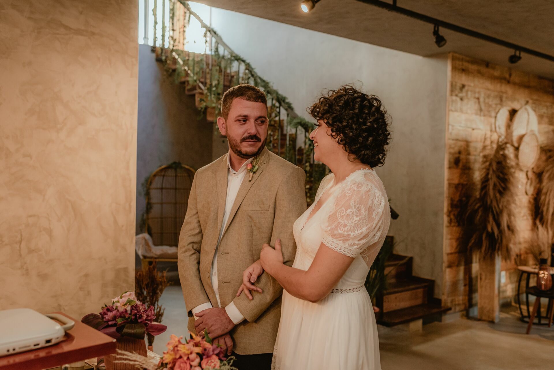 Foto  Renovação de Votos 10 anos -  estilo Industrial - Loft industrial - Decoração industrial intimista - Lays e Chico - Imagem 54