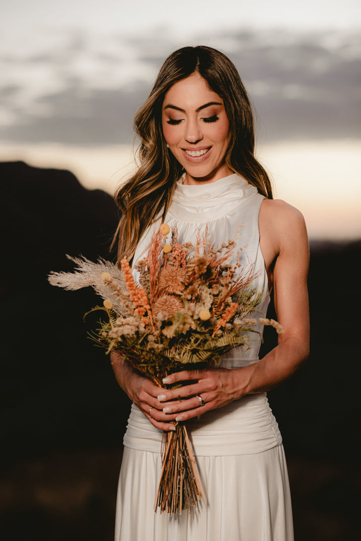 Foto Elopement Wedding na Chapada dos Veadeiros em fim de tarde - Dafne e Leonardo - Imagem 17