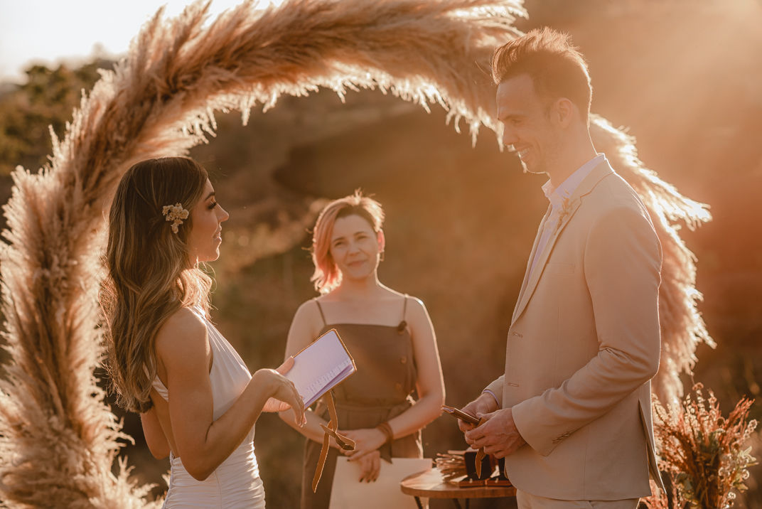 Foto Elopement Wedding na Chapada dos Veadeiros em fim de tarde - Dafne e Leonardo - Imagem 10
