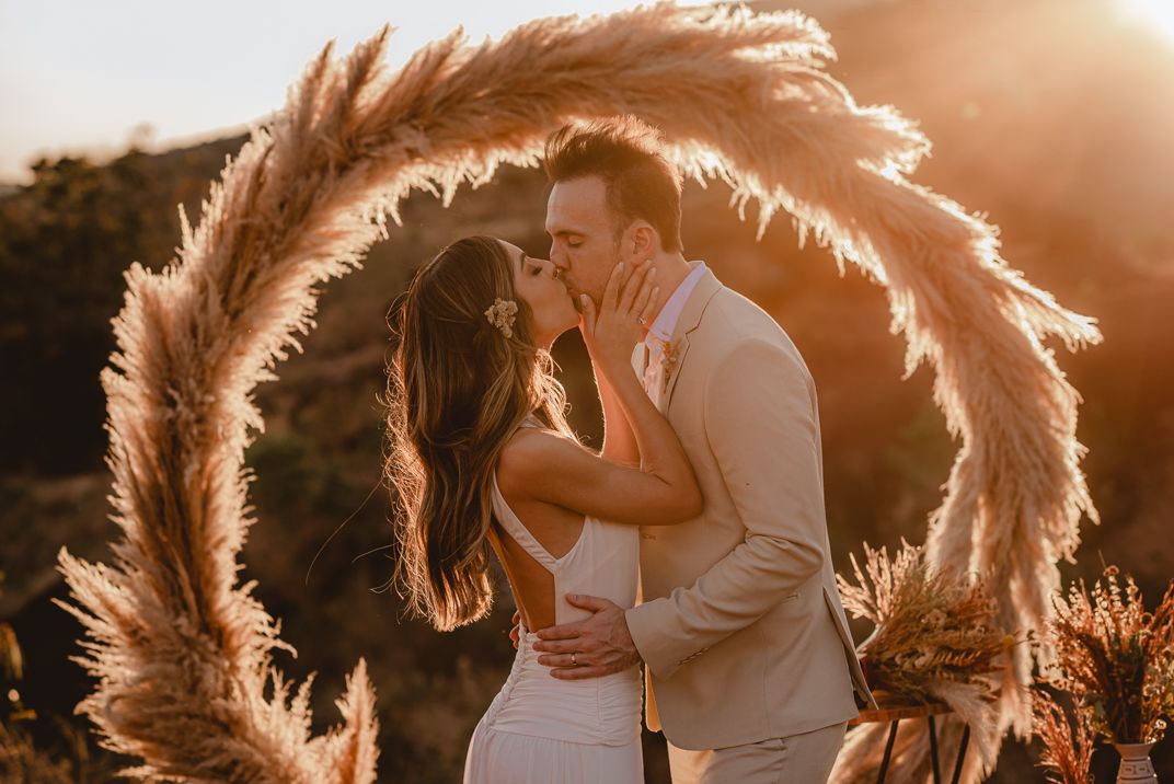 Foto Elopement Wedding na Chapada dos Veadeiros em fim de tarde - Dafne e Leonardo - Imagem 11